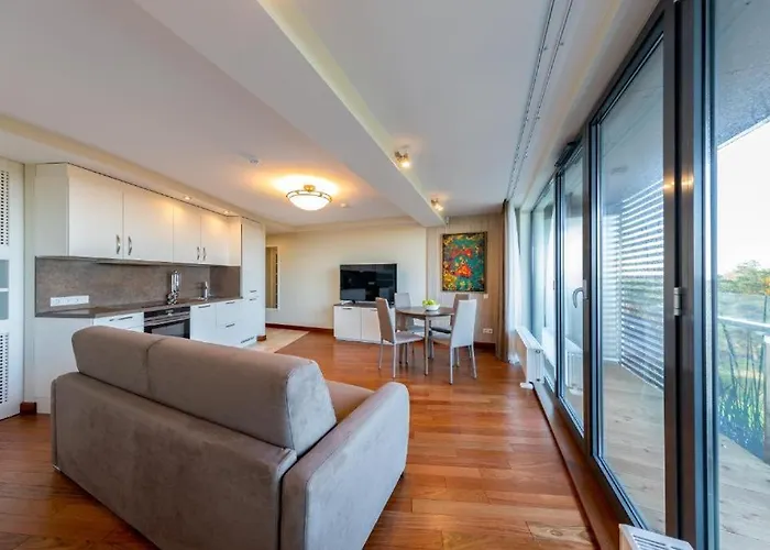 Sea View Daukanto 10 *